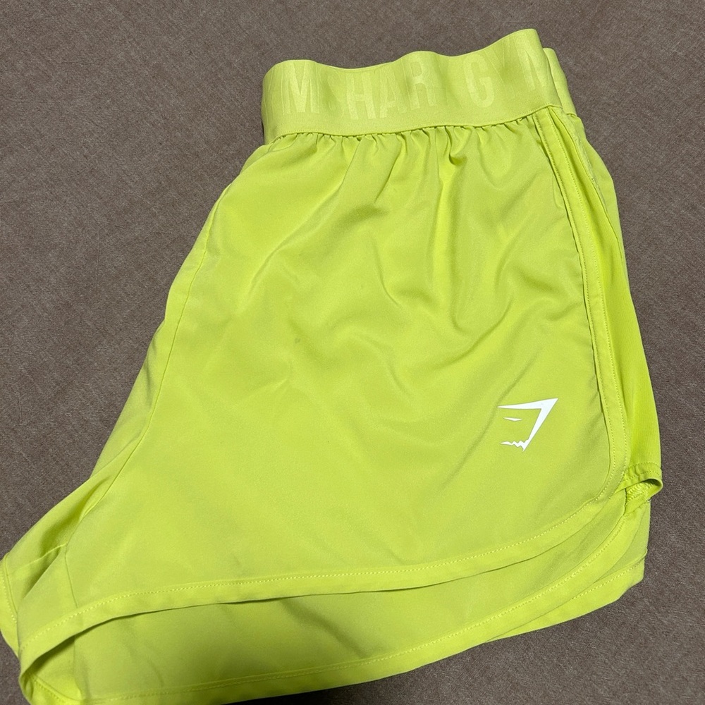 gymshark training loose fit shorts medium